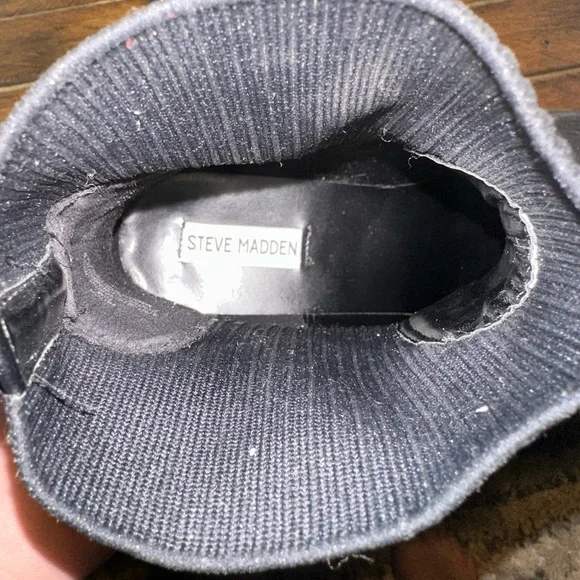 Steve Madden Black Ankle Booties with Chunky Sole - Picture 6 of 6